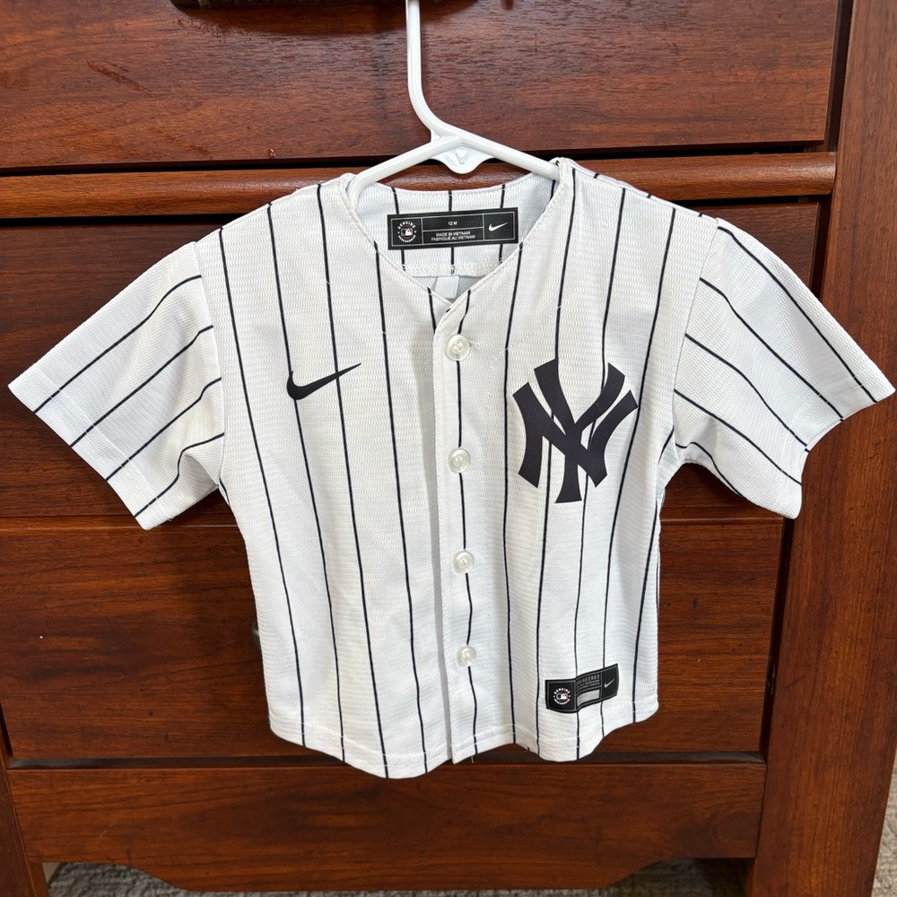 Nike White & Black New York Yankees Pinstripe Kids Jersey